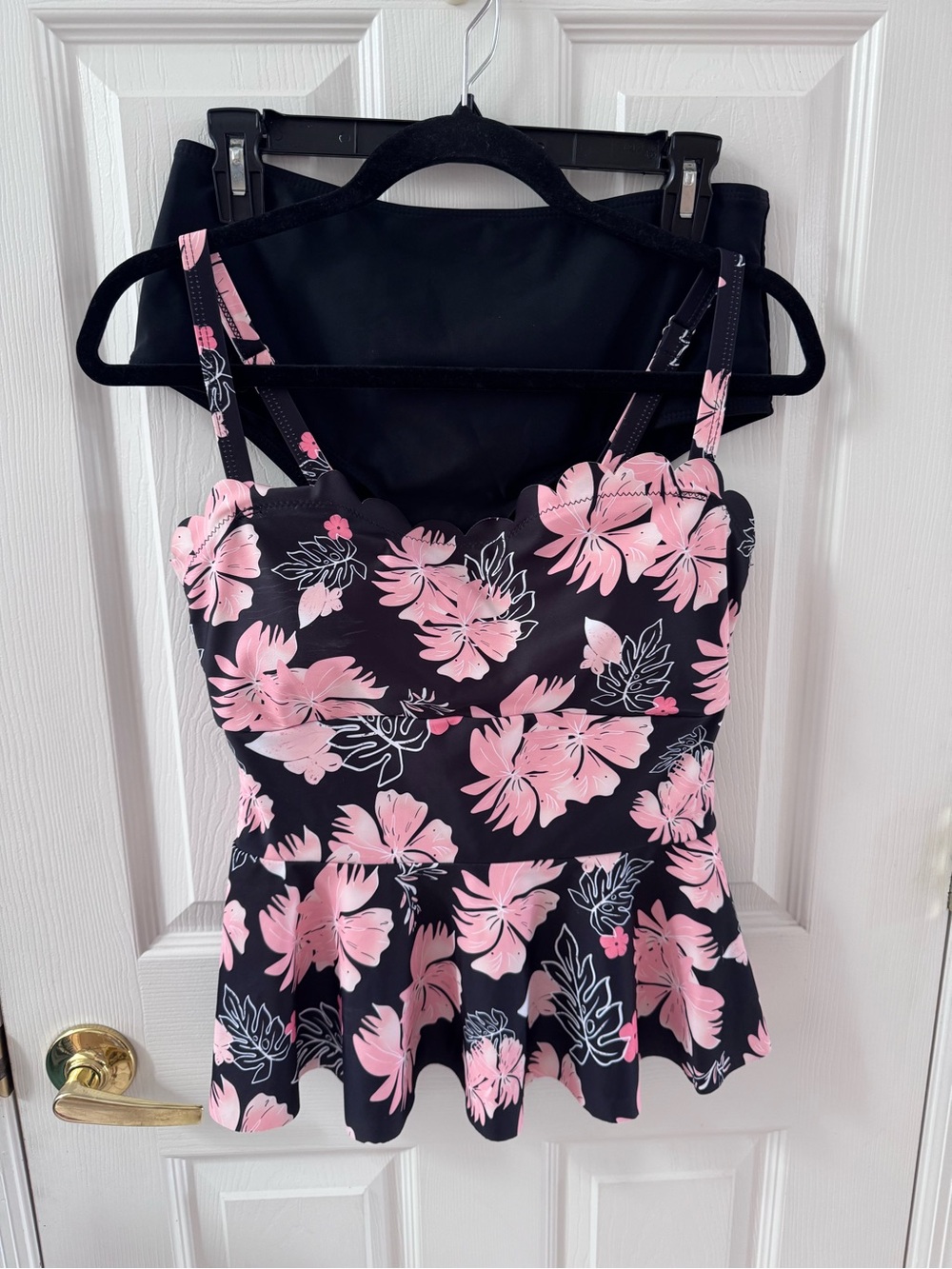 Amazon Women 2 piece Swim Tankini Suit- Black with Pink Floral